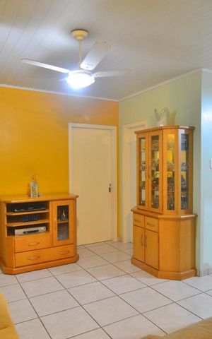 Casa à venda com 377m², 5 quartos e 2 vagasSala