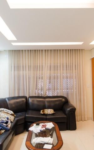 Casa à venda com 525m², 7 quartos e 2 vagas Casa à venda com 525m², 7 quartos e 2 vagasSala