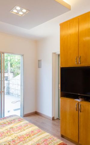 Casa à venda com 525m², 7 quartos e 2 vagas Casa à venda com 525m², 7 quartos e 2 vagasQuarto da suíte