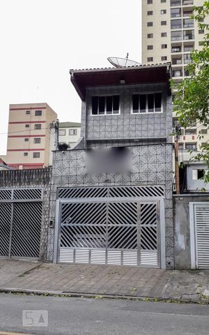 Casa à venda com 525m², 7 quartos e 2 vagas Casa à venda com 525m², 7 quartos e 2 vagasFachada