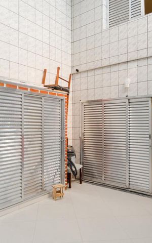 Casa à venda com 525m², 7 quartos e 2 vagas Casa à venda com 525m², 7 quartos e 2 vagasÁrea de serviço