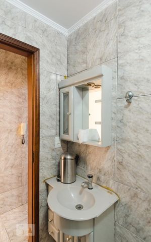 Casa à venda com 525m², 7 quartos e 2 vagas Casa à venda com 525m², 7 quartos e 2 vagasBanheiro