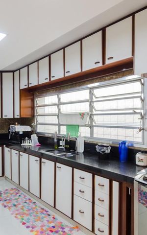 Casa à venda com 525m², 7 quartos e 2 vagas Casa à venda com 525m², 7 quartos e 2 vagasCozinha