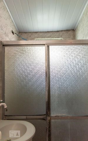 Casa à venda com 188m², 2 quartos e 2 vagasBanheiro da Suíte