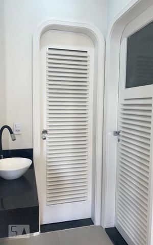 Apartamento à venda com 293m², 3 quartos e 4 vagas Apartamento à venda com 293m², 3 quartos e 4 vagasBanheiro