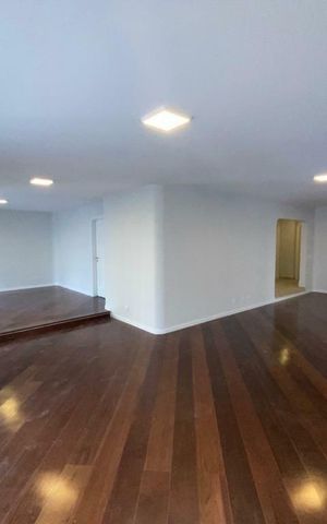 Apartamento à venda com 293m², 3 quartos e 4 vagas Apartamento à venda com 293m², 3 quartos e 4 vagasSala