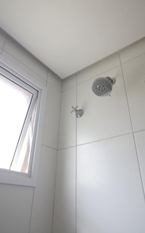 Apartamento à venda com 102m², 2 quartos e 2 vagasChuveiro