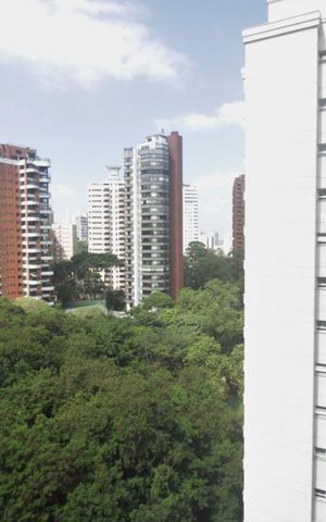 Apartamento à venda com 102m², 2 quartos e 2 vagasVista da suíte