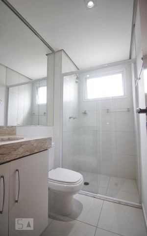 Apartamento à venda com 102m², 2 quartos e 2 vagasBanheiro da suíte