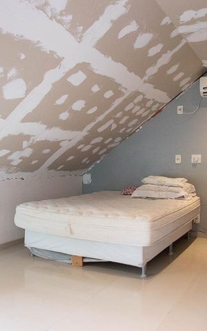 Casa de condomínio à venda com 315m², 4 quartos e 2 vagas Casa de condomínio à venda com 315m², 4 quartos e 2 vagasSuíte 2