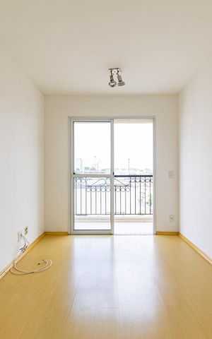 Apartamento à venda com 55m², 2 quartos e 1 vaga Apartamento à venda com 55m², 2 quartos e 1 vagaSala