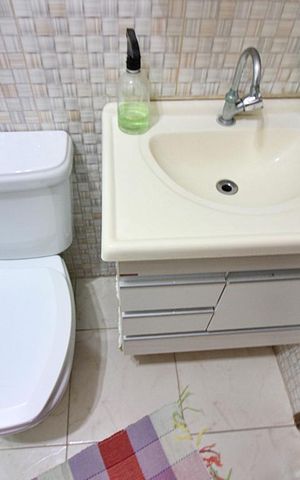 Casa à venda com 256m², 3 quartos e 2 vagasBanheiro Social 2 