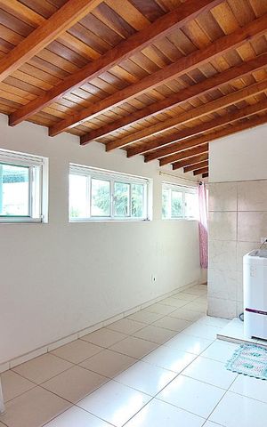 Casa à venda com 256m², 3 quartos e 2 vagasLavanderia