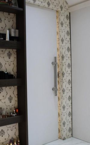 Casa de condomínio para alugar com 350m², 6 quartos e 2 vagas Casa de condomínio para alugar com 350m², 6 quartos e 2 vagasCloset da suíte