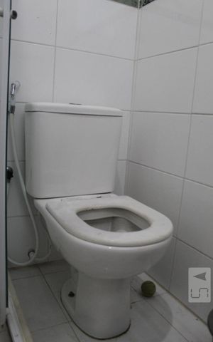 Casa de condomínio para alugar com 350m², 6 quartos e 2 vagasBanheiro de Serviço