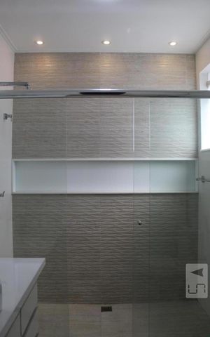 Casa de condomínio para alugar com 350m², 6 quartos e 2 vagas Casa de condomínio para alugar com 350m², 6 quartos e 2 vagasBanheiro da Suíte 3