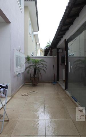 Casa de condomínio para alugar com 350m², 6 quartos e 2 vagas Casa de condomínio para alugar com 350m², 6 quartos e 2 vagasÁrea de Serviço