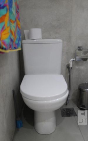 Casa de condomínio para alugar com 350m², 6 quartos e 2 vagas Casa de condomínio para alugar com 350m², 6 quartos e 2 vagasBanheiro da Suíte 5