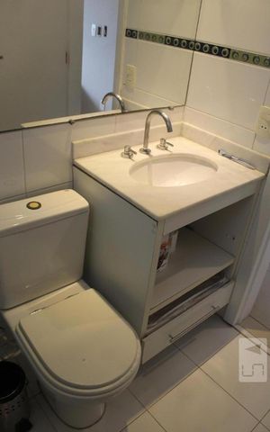 Casa de condomínio para alugar com 350m², 6 quartos e 2 vagasBanheiro da Suíte 4