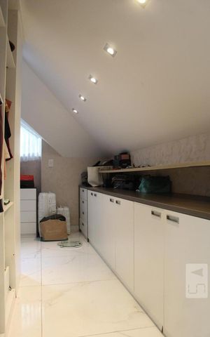 Casa de condomínio para alugar com 350m², 6 quartos e 2 vagas Casa de condomínio para alugar com 350m², 6 quartos e 2 vagasQuarto 5 - Suíte