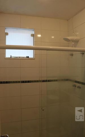 Casa de condomínio para alugar com 350m², 6 quartos e 2 vagas Casa de condomínio para alugar com 350m², 6 quartos e 2 vagasBanheiro da Suíte 2