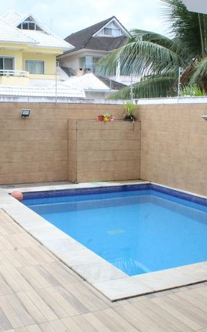 Casa de condomínio para alugar com 350m², 6 quartos e 2 vagasPiscina