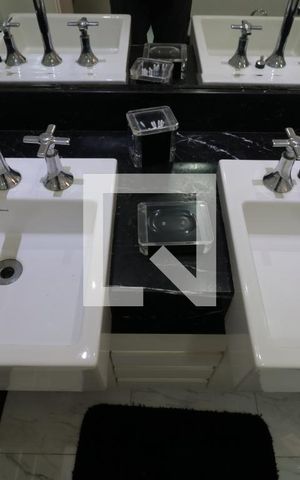 Apartamento à venda com 154m², 3 quartos e 2 vagasBanheiro da Suíte