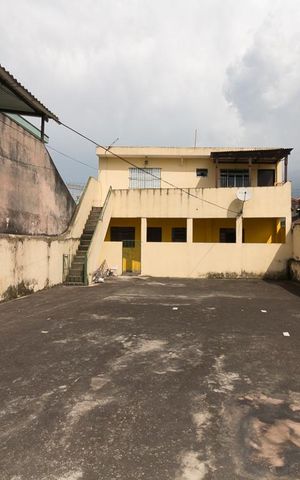 Casa à venda com 40m², 1 quarto e sem vagaQuintal