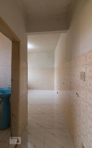 Casa à venda com 40m², 1 quarto e sem vagaBanheiro e cozinha