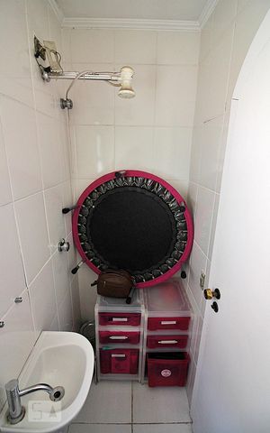 Apartamento à venda com 230m², 4 quartos e 3 vagasBanheiro de Serviço