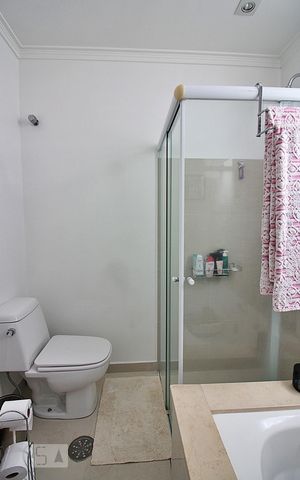 Apartamento à venda com 230m², 4 quartos e 3 vagasBanheiro do  Quarto 1 - Suíte