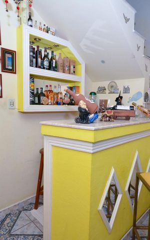 Casa à venda com 113m², 3 quartos e 1 vaga Casa à venda com 113m², 3 quartos e 1 vagaSala