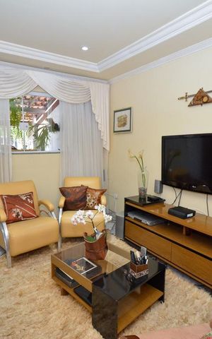 Casa à venda com 113m², 3 quartos e 1 vaga Casa à venda com 113m², 3 quartos e 1 vagaSala