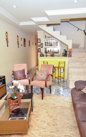 Casa à venda com 113m², 3 quartos e 1 vaga Casa à venda com 113m², 3 quartos e 1 vagaSala