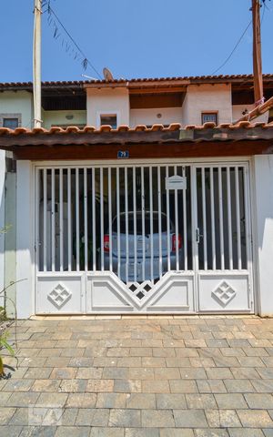 Casa à venda com 113m², 3 quartos e 1 vaga Casa à venda com 113m², 3 quartos e 1 vagaFachada