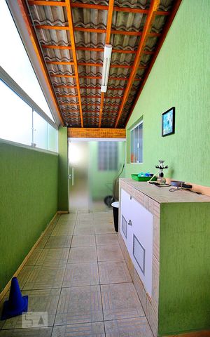 Casa para alugar com 241m², 3 quartos e 2 vagasCorredor