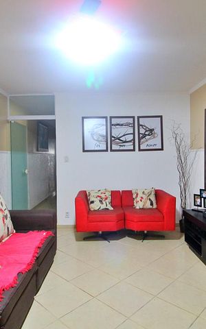 Casa para alugar com 241m², 3 quartos e 2 vagasSala
