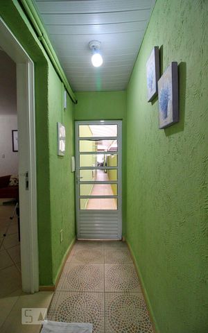 Casa para alugar com 241m², 3 quartos e 2 vagasHall