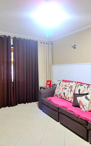Casa para alugar com 241m², 3 quartos e 2 vagasSala