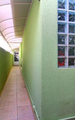 Casa para alugar com 241m², 3 quartos e 2 vagasCorredor