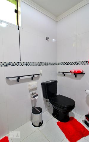 Casa para alugar com 241m², 3 quartos e 2 vagasBanheiro 2