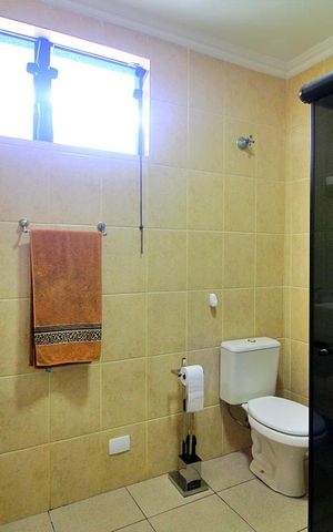 Casa para alugar com 241m², 3 quartos e 2 vagasBanheiro 1