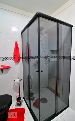 Casa para alugar com 241m², 3 quartos e 2 vagasBanheiro 2