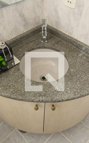 Casa de condomínio à venda com 110m², 3 quartos e 2 vagasBanheiro