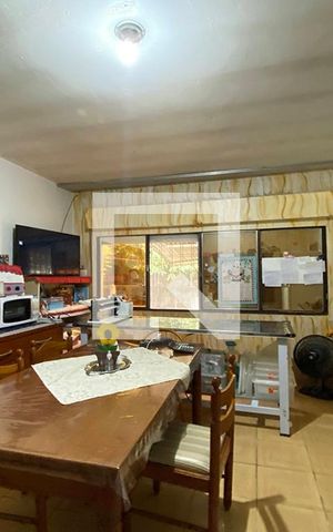 Casa à venda com 873m², 4 quartos e 2 vagasSala