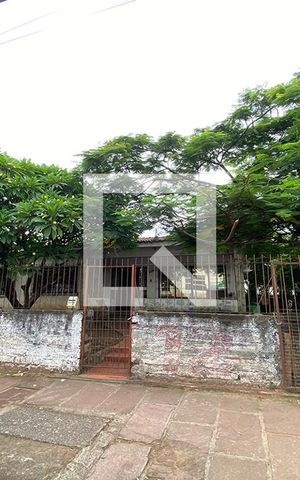 Casa à venda com 873m², 4 quartos e 2 vagasFachada