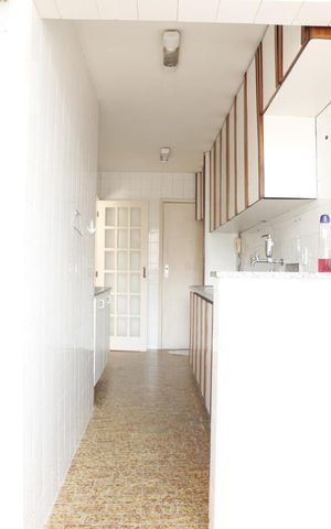 Apartamento à venda com 64m², 2 quartos e 1 vagaCozinha e Área de Serviço