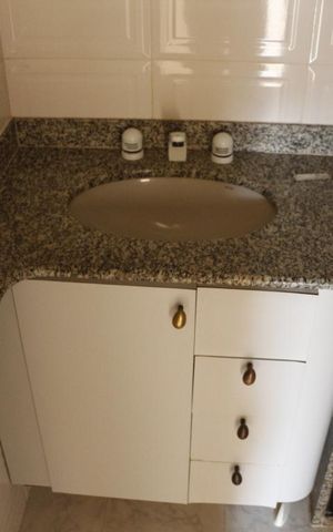 Apartamento à venda com 64m², 2 quartos e 1 vagaBanheiro - Torneira