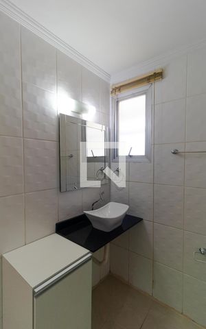 Apartamento à venda com 62m², 2 quartos e 1 vaga Apartamento à venda com 62m², 2 quartos e 1 vagaBanheiro
