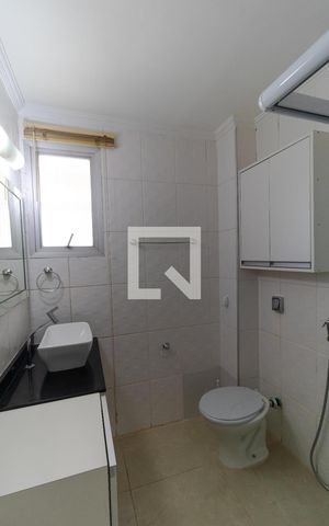 Apartamento à venda com 62m², 2 quartos e 1 vaga Apartamento à venda com 62m², 2 quartos e 1 vagaBanheiro